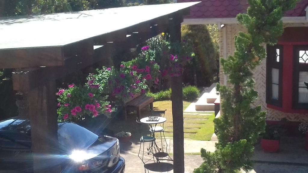 Pousada Toca Dos Tucanos Campos do Jordão Екстериор снимка